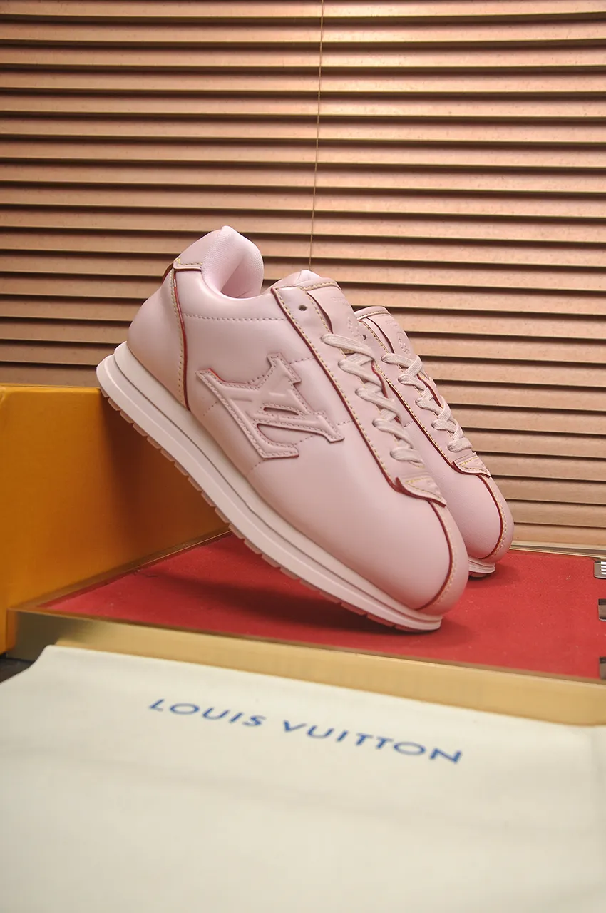 Men's men's shoes 💰700💶[LOUIS VUITTON] new original order 🍀LV Louis Vuitton * - top version of LV classic trendy shoes! Made of imported original fabrics, mesh lining, and original wear-resistant rubber foam outsole! High quality products! Size (female 35-40)